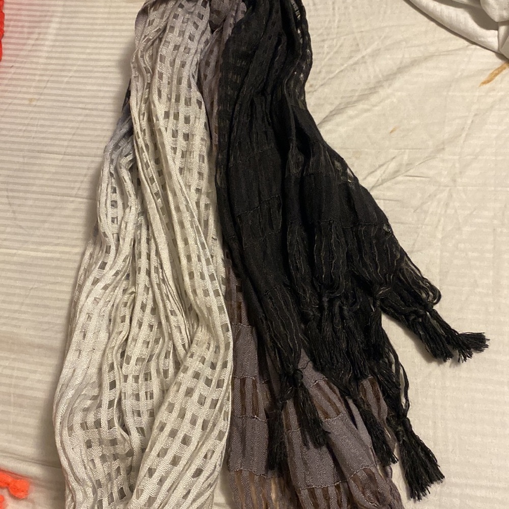 Six scarf bundle - Picture 3 of 12